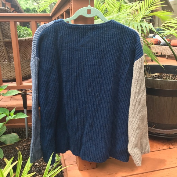 Comfy Boyfriend Sweater with Front Pockets - Picture 4 of 4